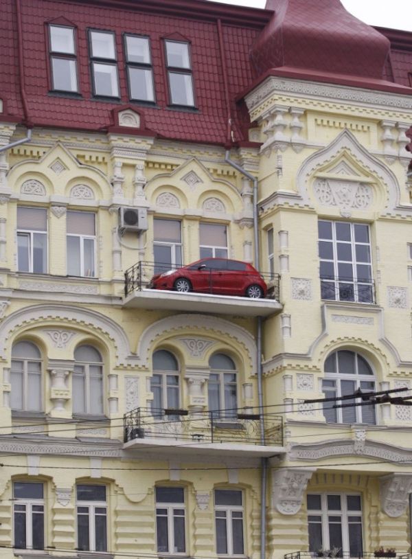 article-0-15639680000005DC-578_634x889